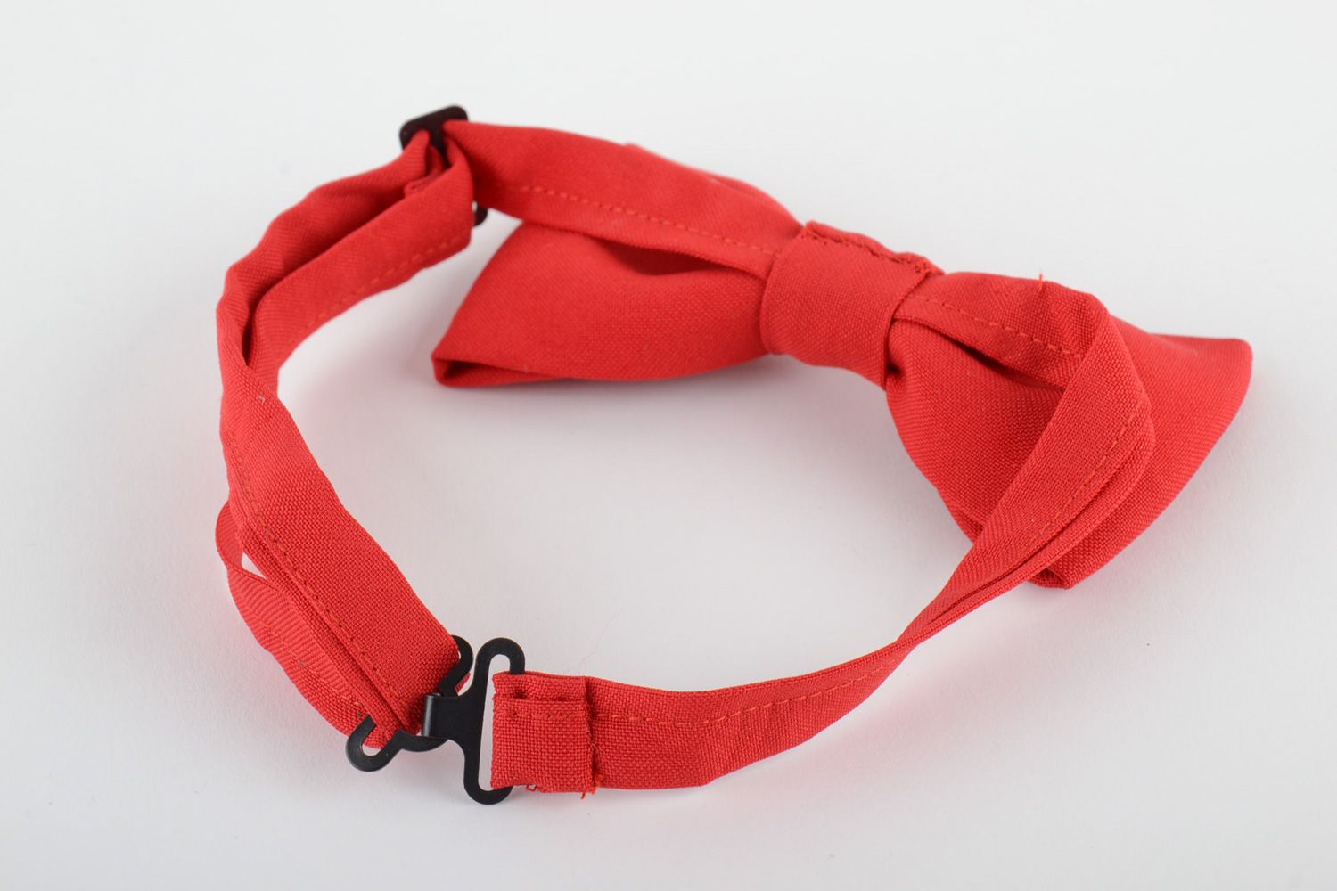 Красный галстук-бабочка из костюмной ткани фото 3
