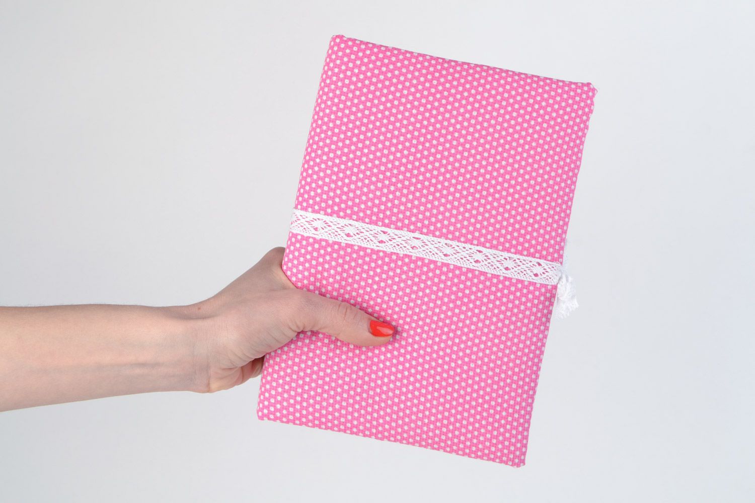 Розовый блокнот ручной работы с хлопковой обложкой в белый горошек на 60 листов фото 2