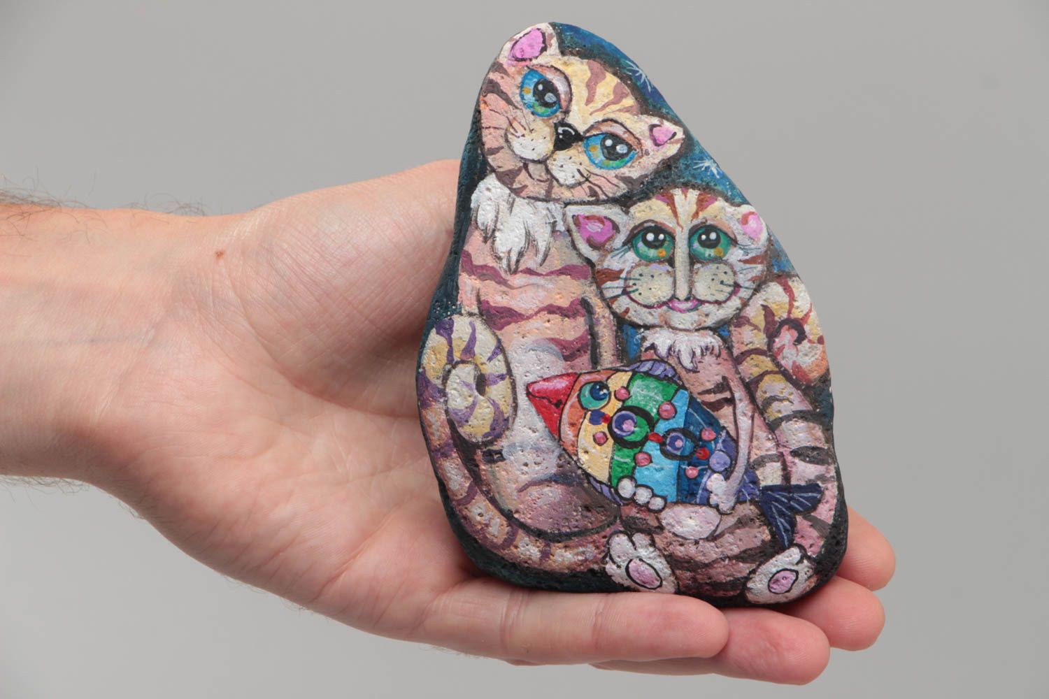 Small handmade designer gift painted sea stone with cats and fish drawing photo 5