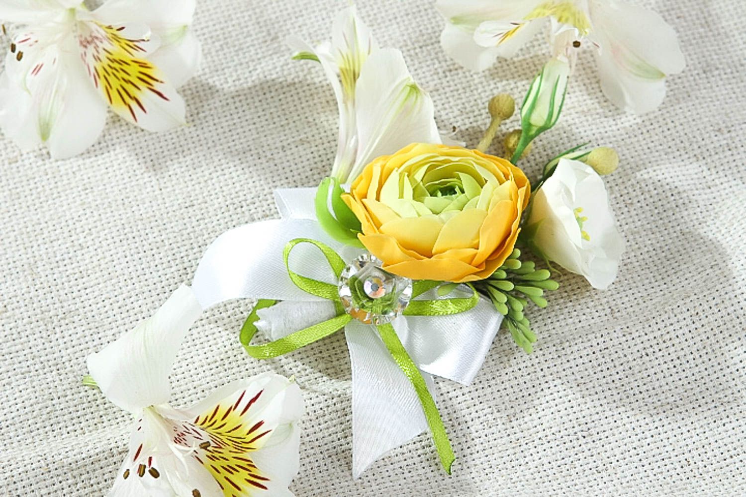Ramillete de flores hecho a mano adorno para boda flores artificiales  foto 1