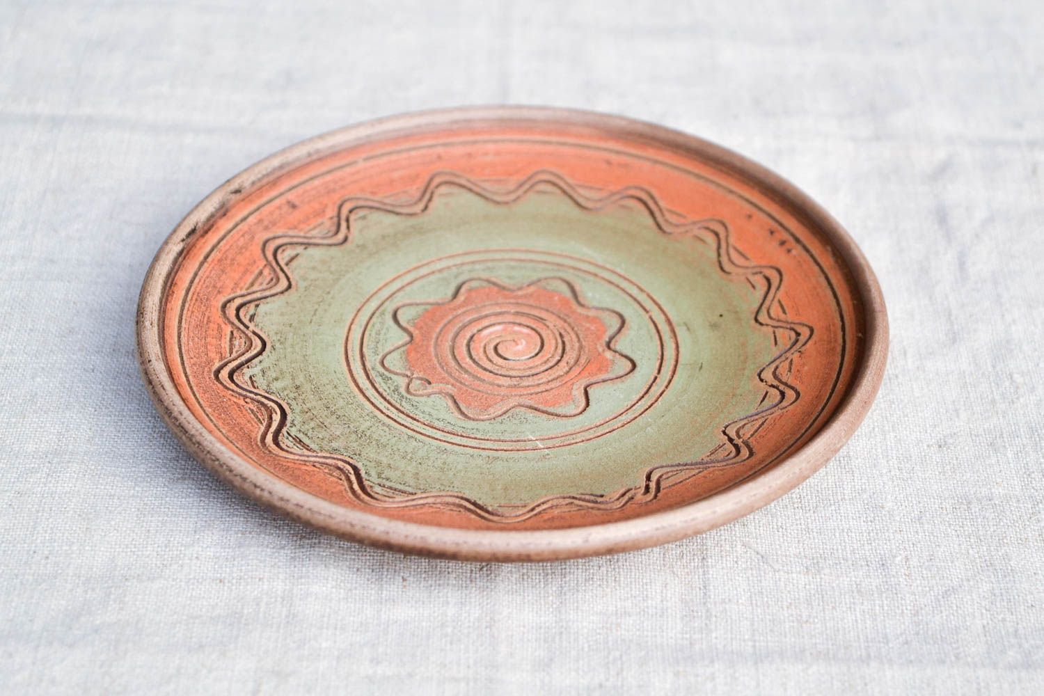 Керамическая тарелка посуда ручной работы расписная красивая тарелка из глины фото 4