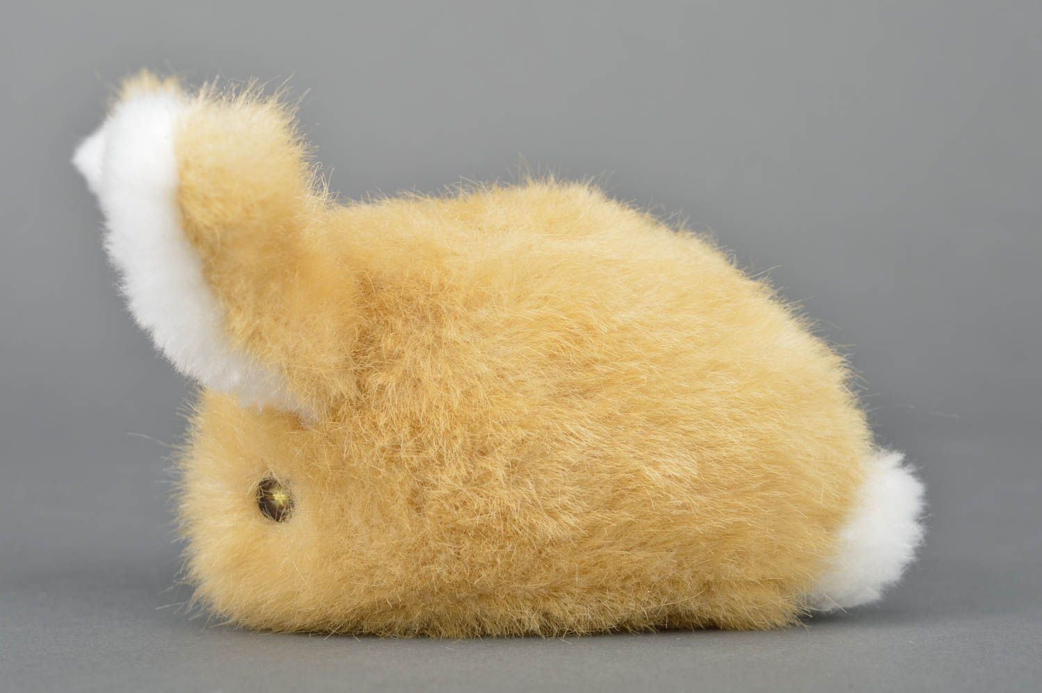Peluche lapin beige en fausse fourrure faite main de petite taille pour enfant photo 2
