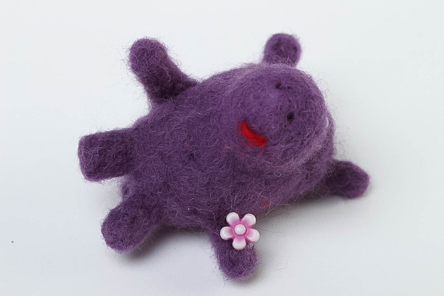 Игрушка ручной работы фиолетовый бегемот валяная игрушка детский декор для дома фото 2