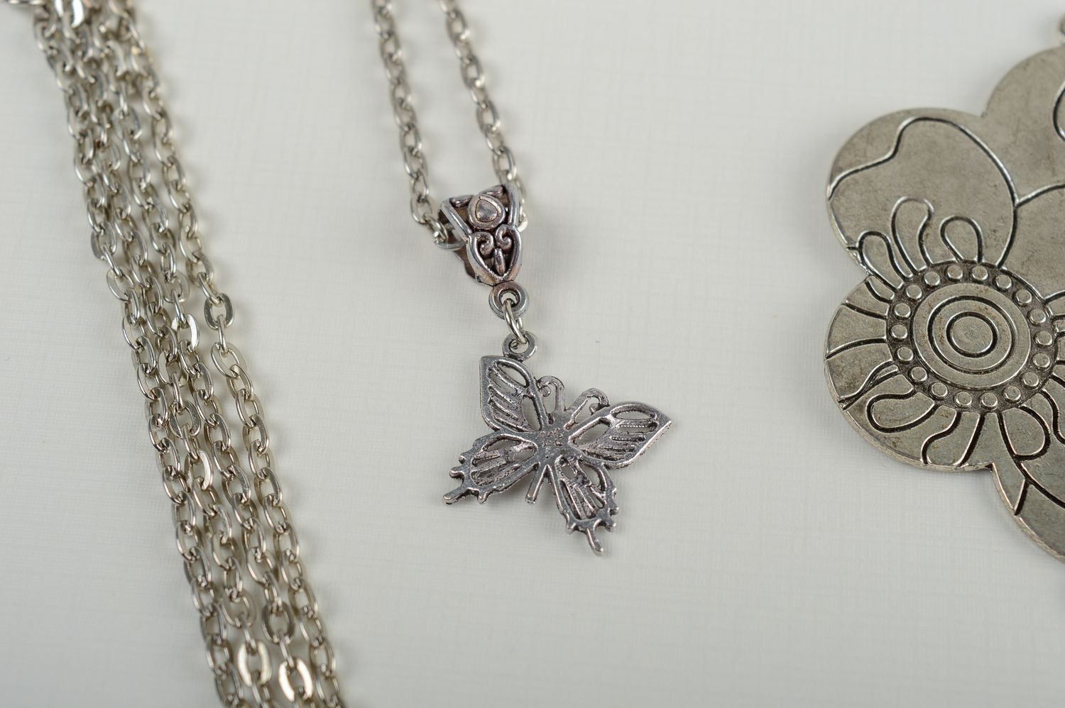 Handmade pendant fashion metal jewelry women butterfly pendant gift for girls photo 1