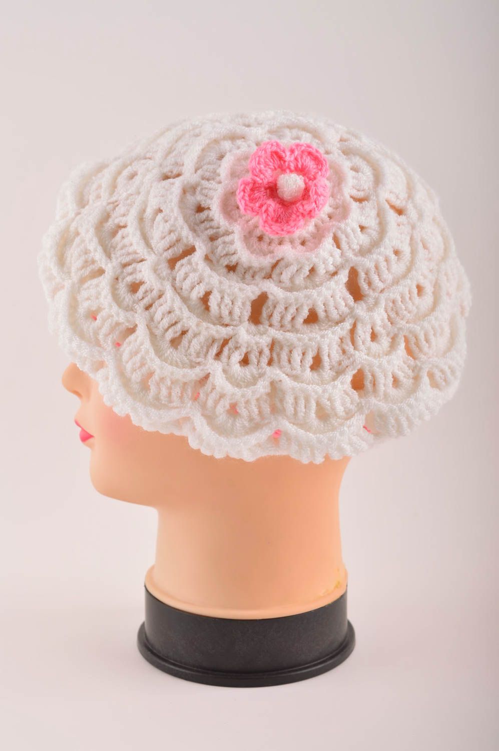 Handmade gehäkelte Mütze Accessoire für Kinder rosa Mädchen Mütze mit Blume foto 3