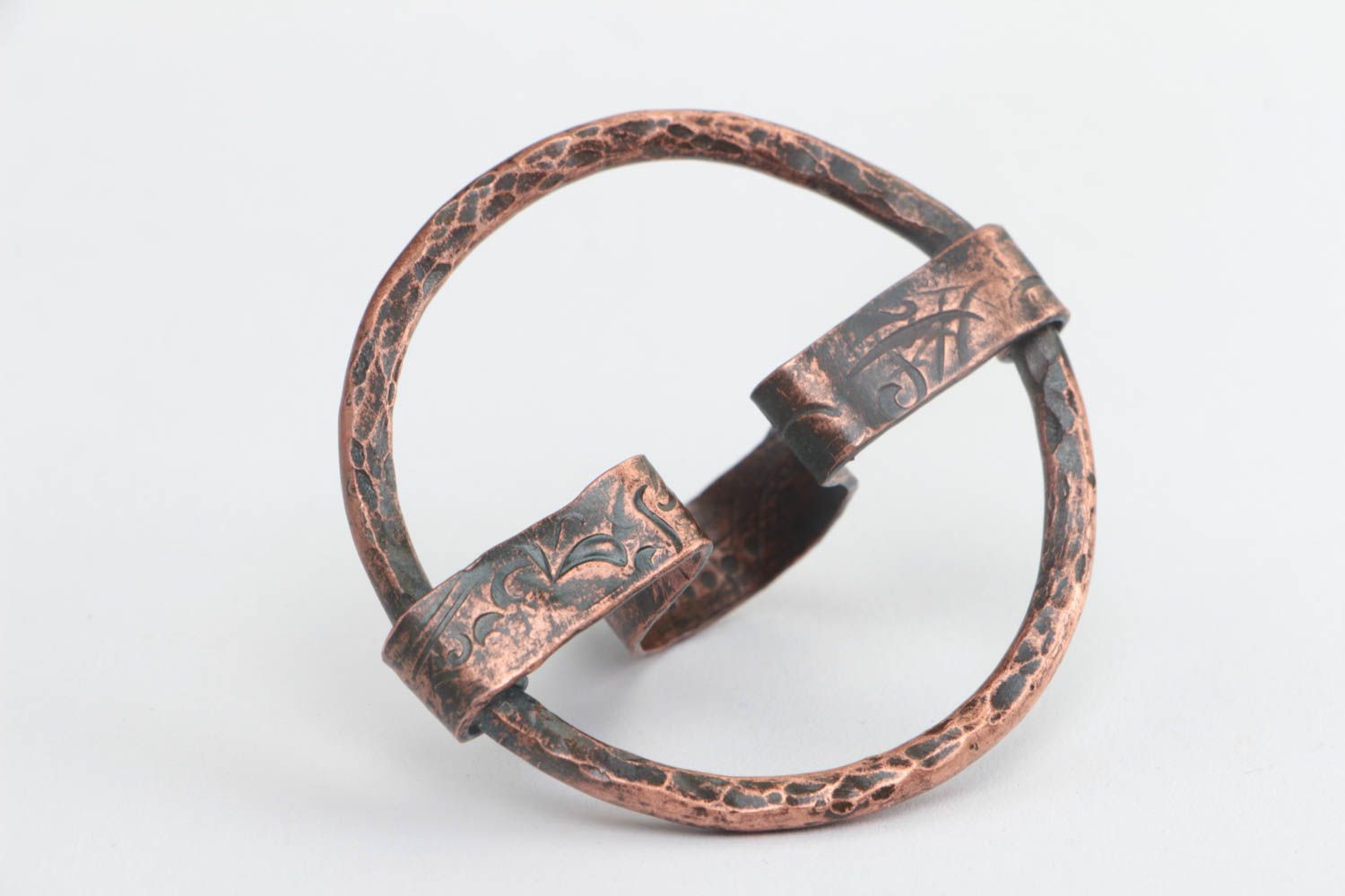 Handmade Ring aus Metall Kupfer rund wunderschön stilvoll mit galvanischem Film foto 2