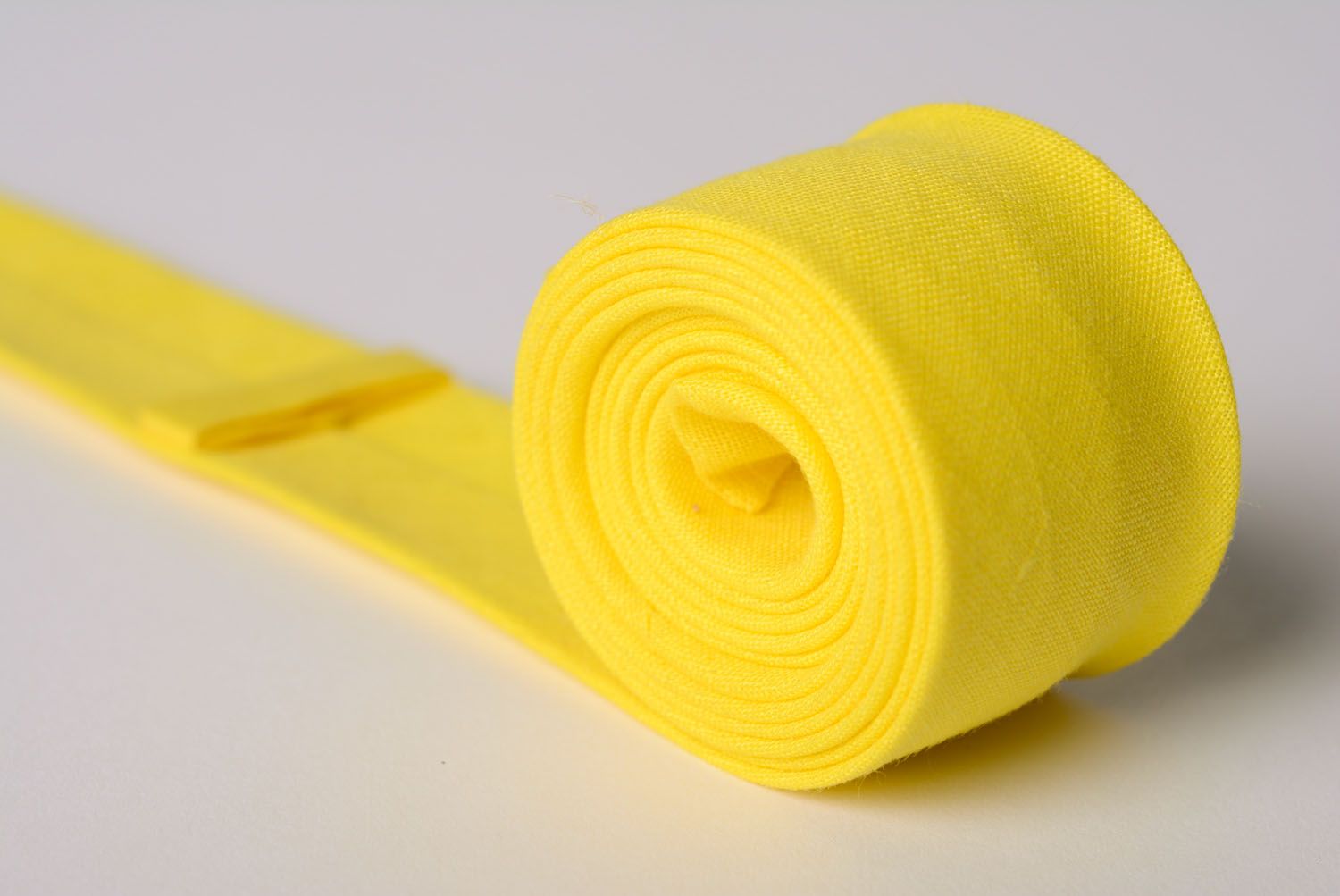 Cravate en lin jaune faite main photo 3