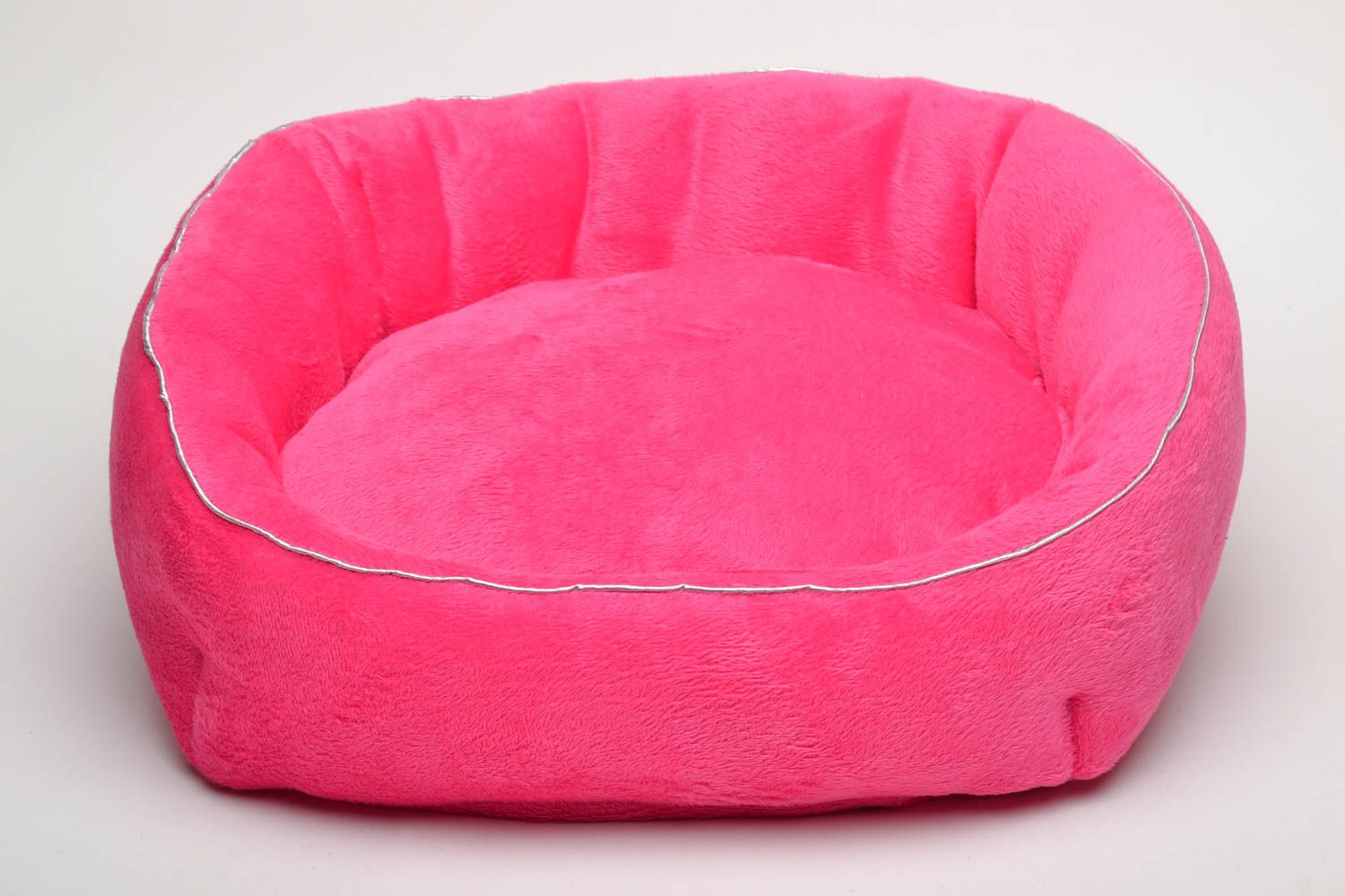 Розовый лежак для животных фото 2
