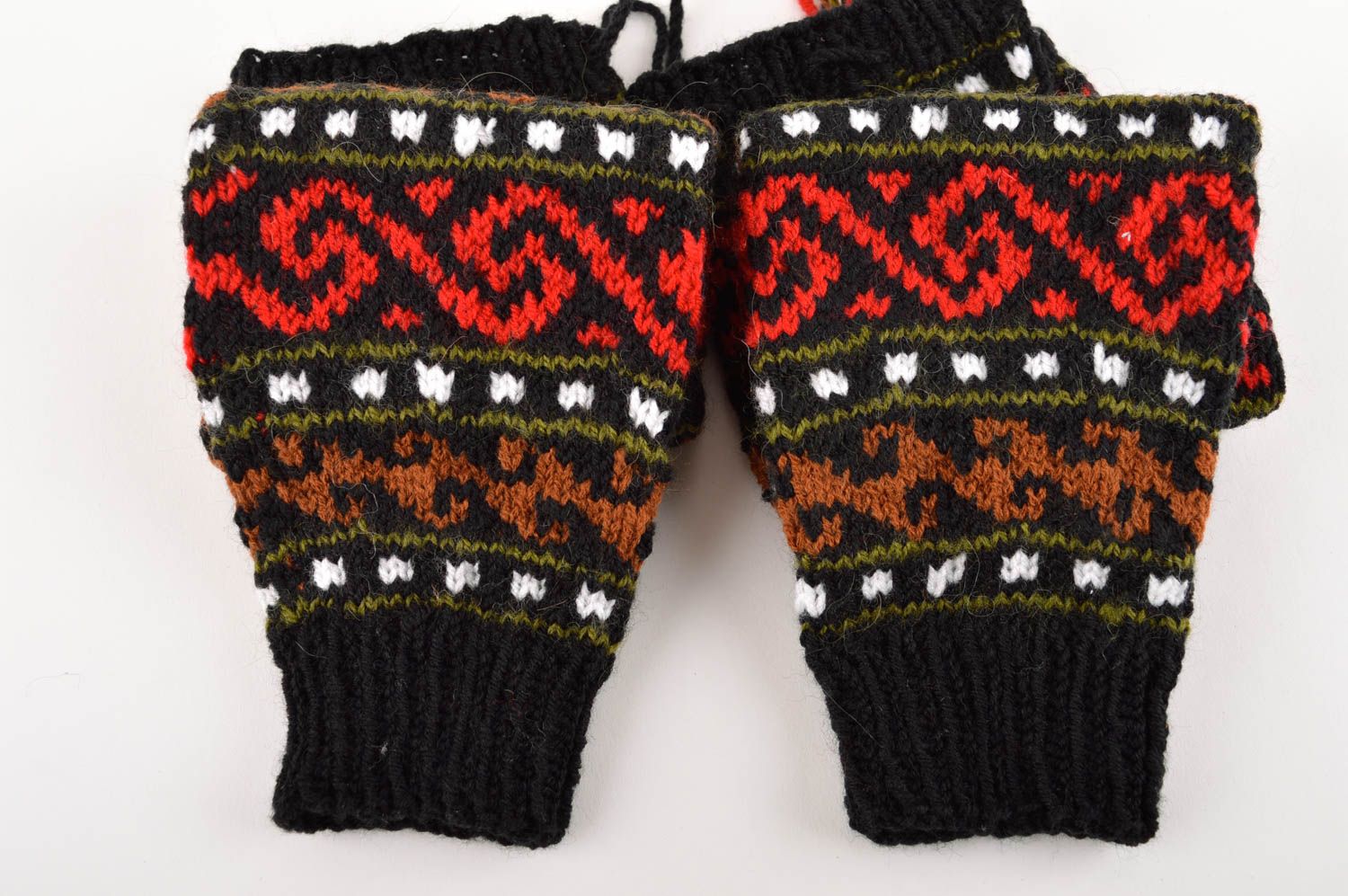 Handmade designer leg warmers knitted winter socks woolen leg warmers for women photo 3