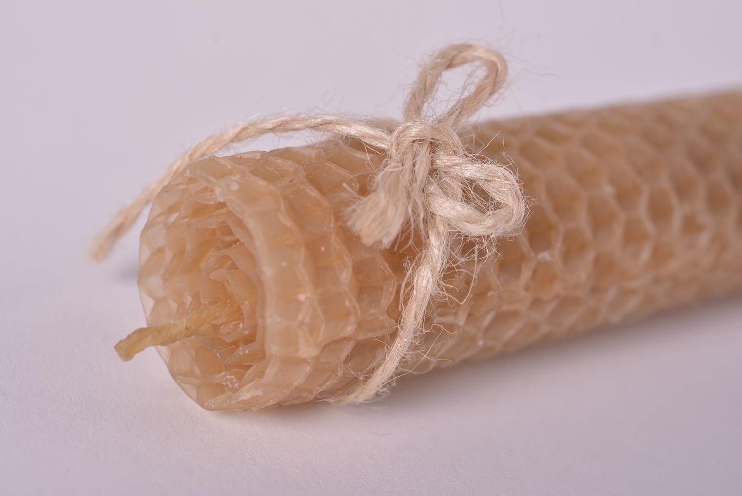 Unscented bee wax pillar home candle with non-toxic cord 5,12 inch, 0.04 lb photo 2