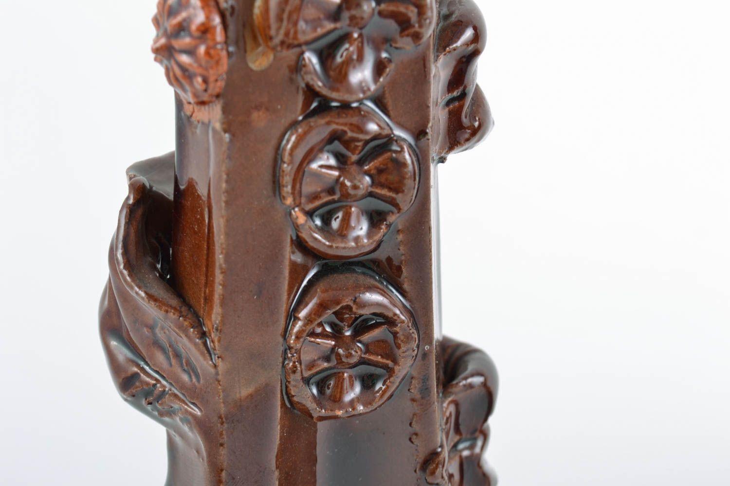 Pareja de figuras de arcilla esmaltadas artesanales marrones originales para mesa foto 3