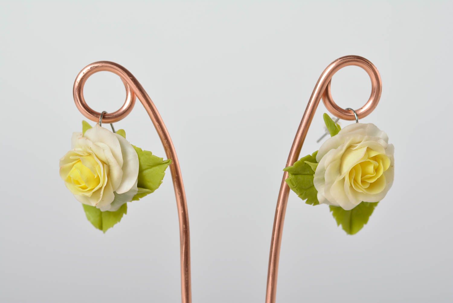 Women's handmade designer plastic flower earrings with gentle white roses photo 1