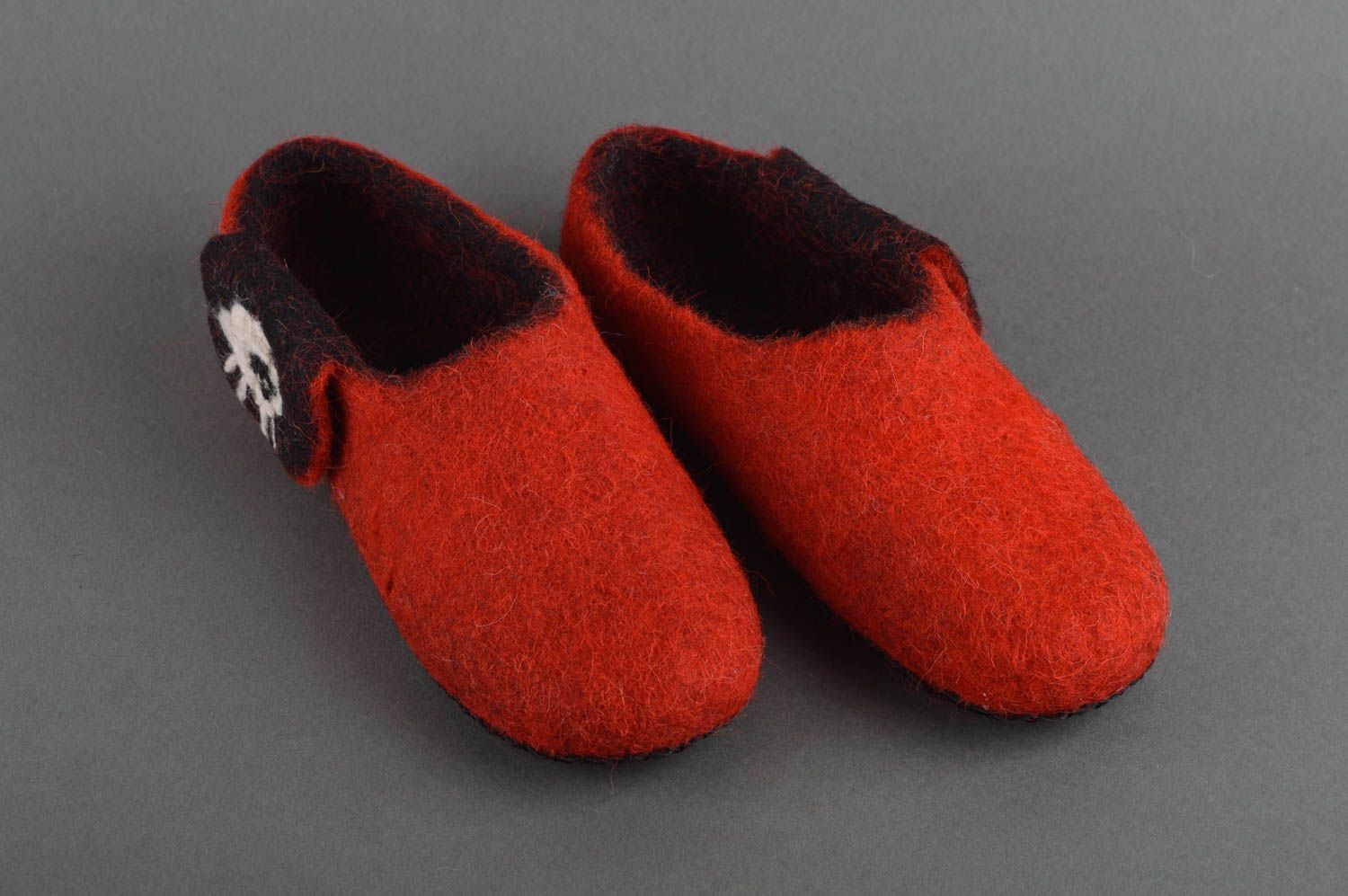 Pantoufles en laine fait main Chaussons laine chaudes rouges Accessoire femme photo 1