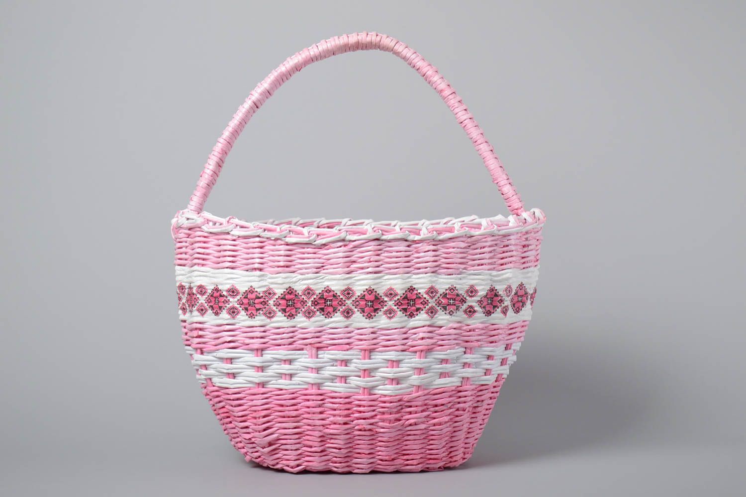 Woven basket made of paper rod small pink with white handmade photo 3