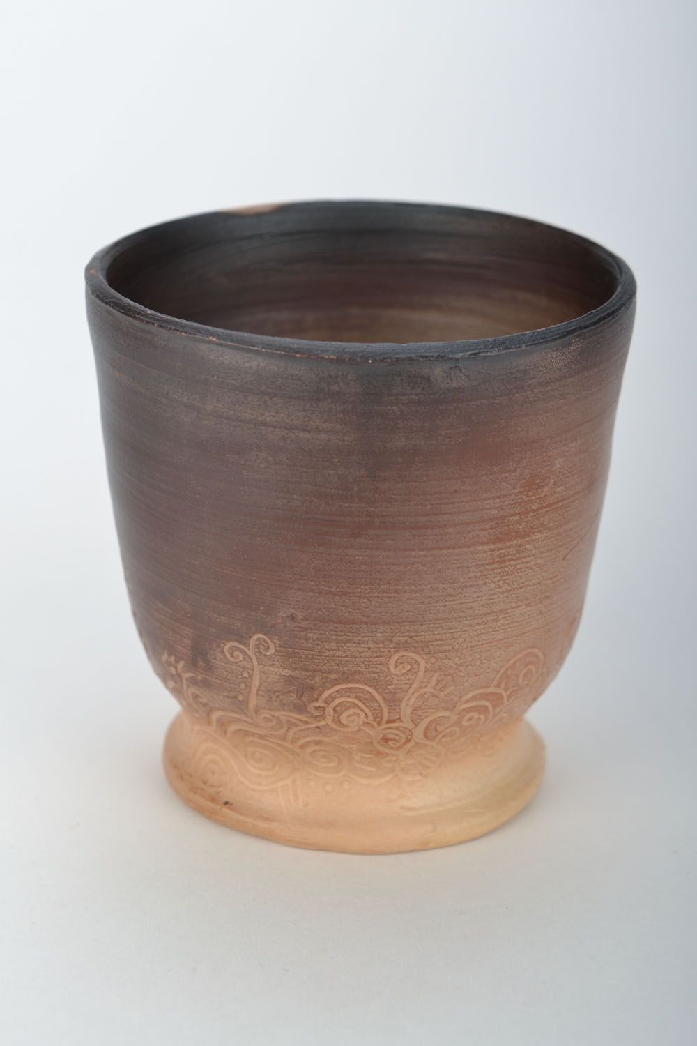Clay drinking cup with floral pattern and no handle photo 3