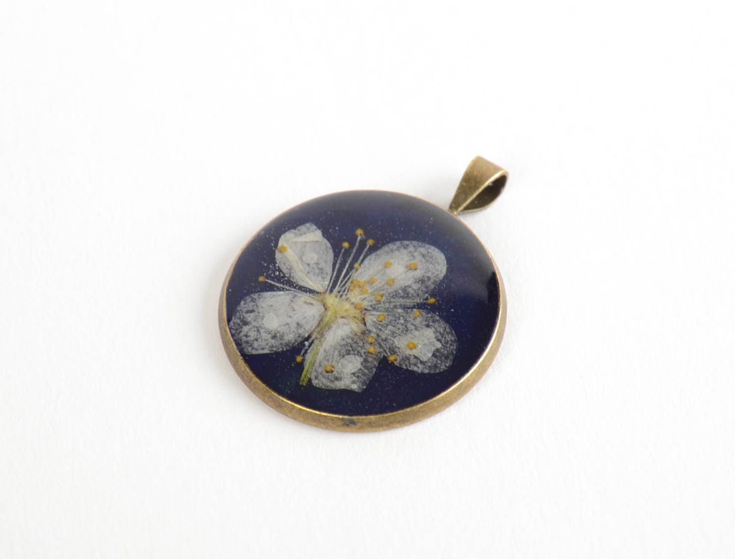 Handmade round blue designer pendant with dried flower in epoxy resin photo 4