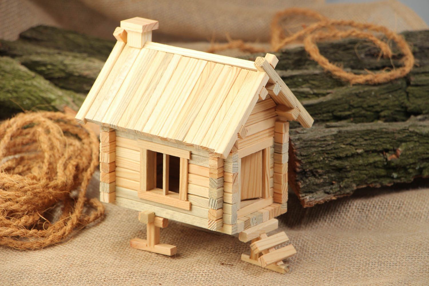 Handmade Baukasten aus Holz Haus aus 102 Einzelteilen originell Spiel für Kind foto 1