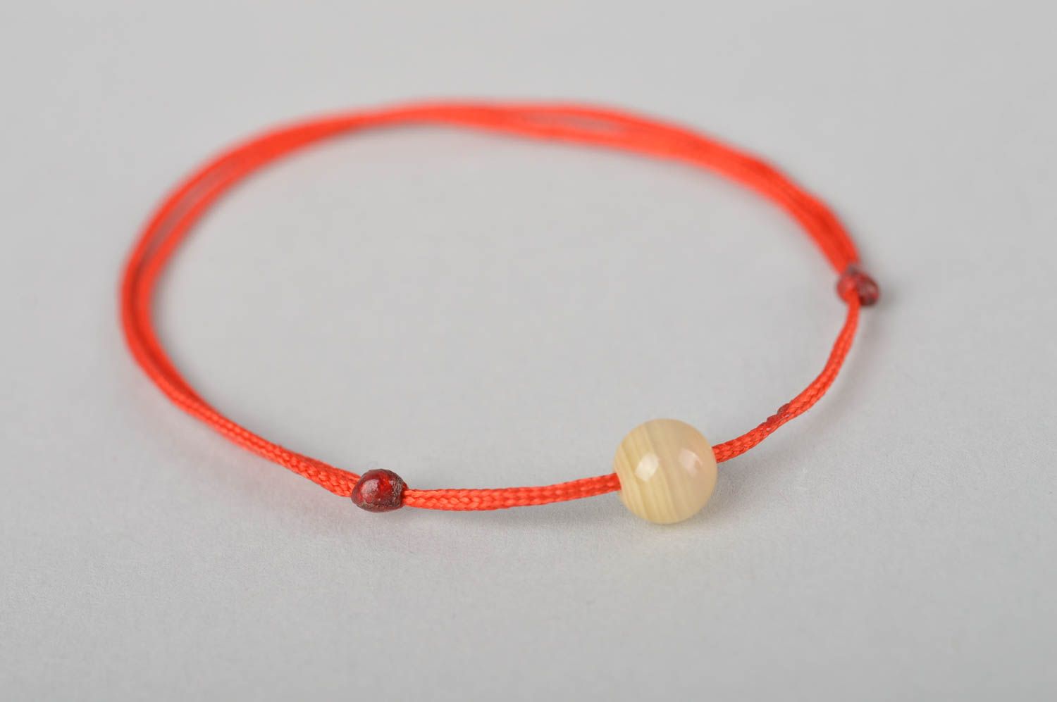 Handmade accessory beautiful wrist bracelet with beige bead designer bracelet    photo 2