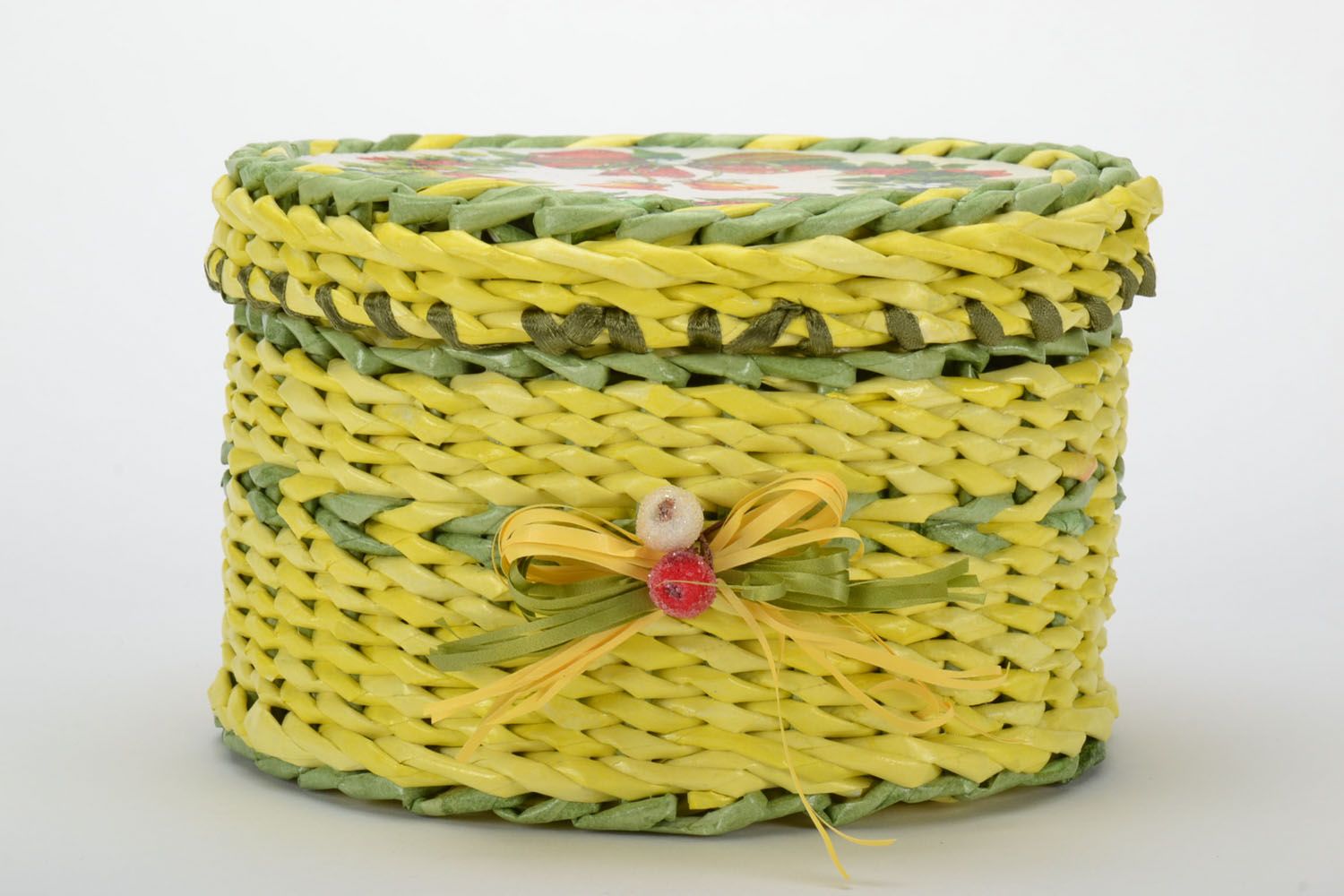 Homamde basket with lid photo 3