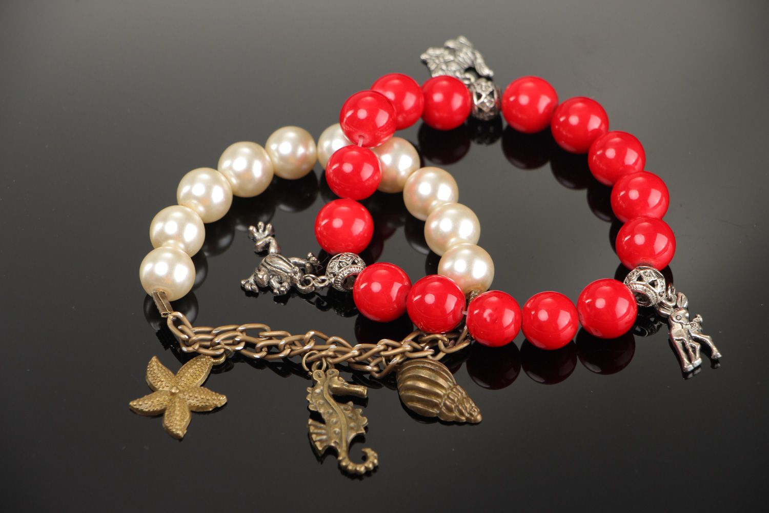 Ensemble de bracelets en perles fantaisie faits main 2 pièces blanc et rouge photo 1