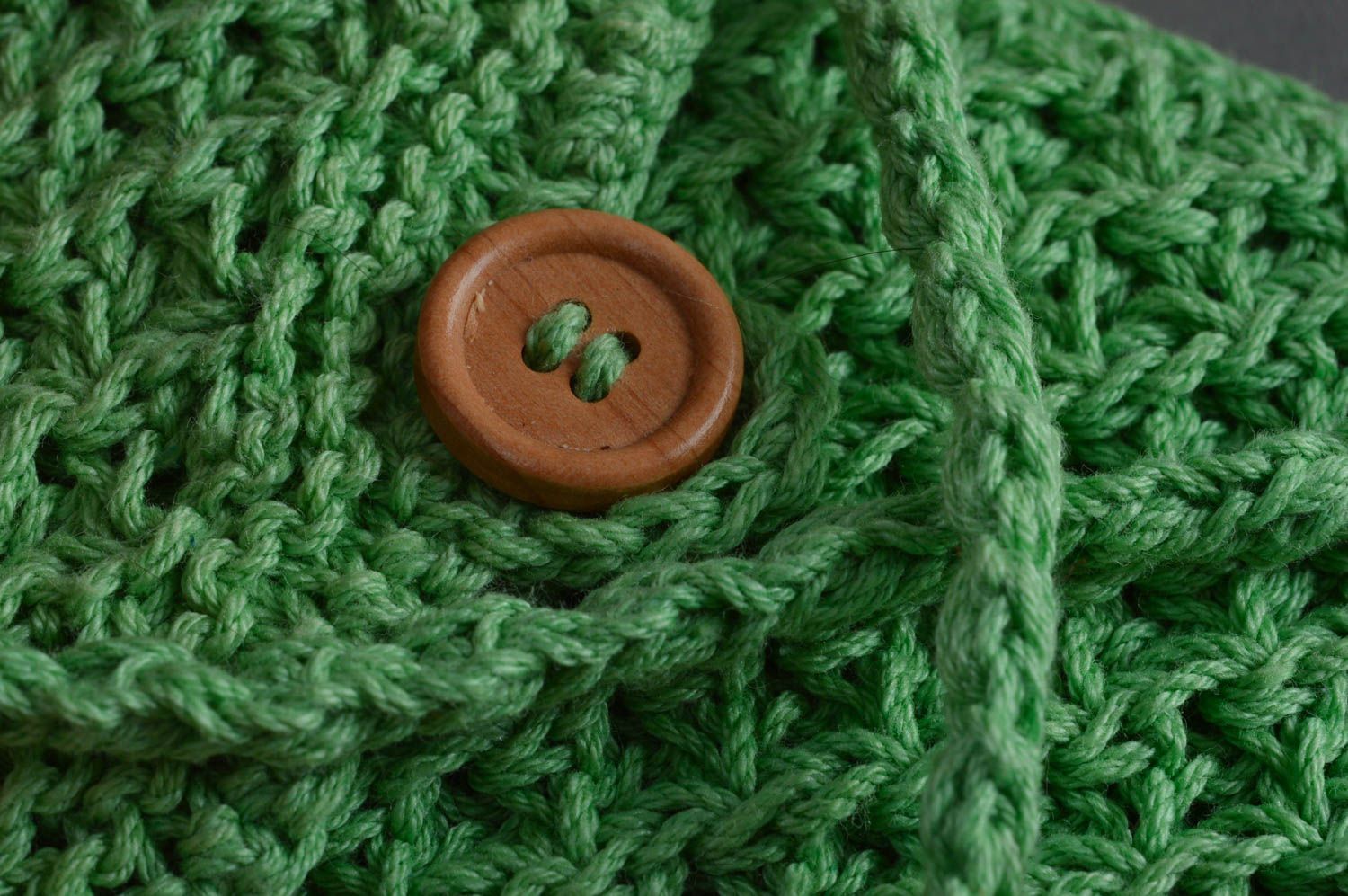 Étui téléphone tricoté en fils de coton fait main accessoire vert avec sangle photo 2