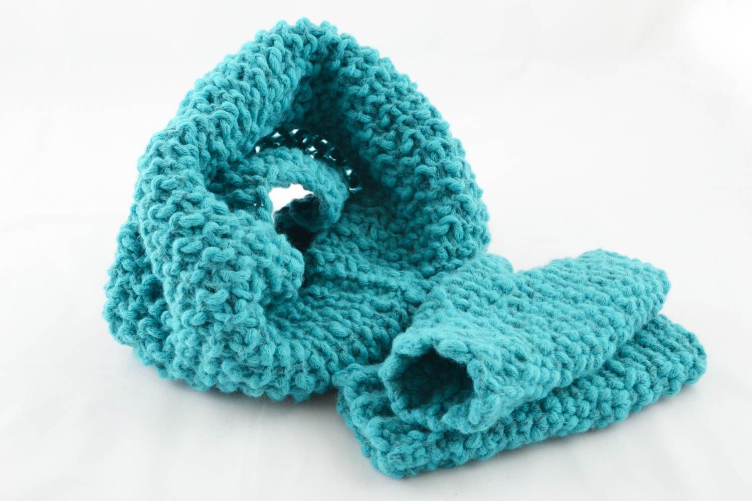 Crochet scarf and mittens photo 4