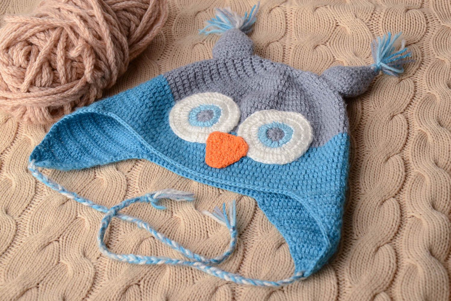 Unusual crochet hat in the shape of owl photo 1
