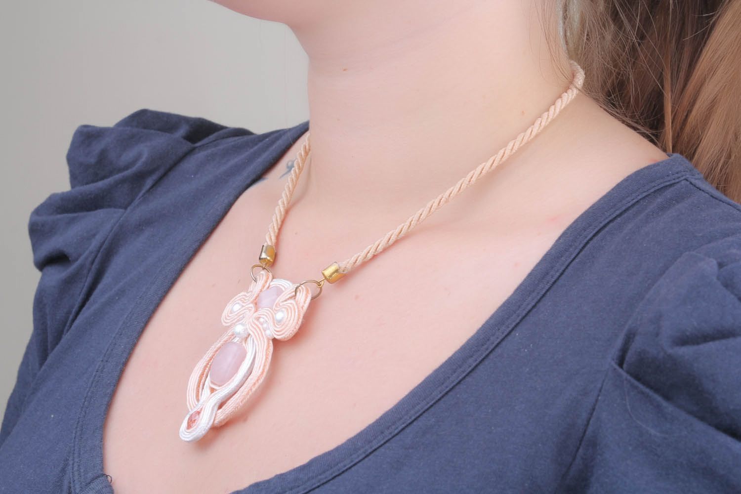 Soutache necklace pendant with pink quartz photo 4