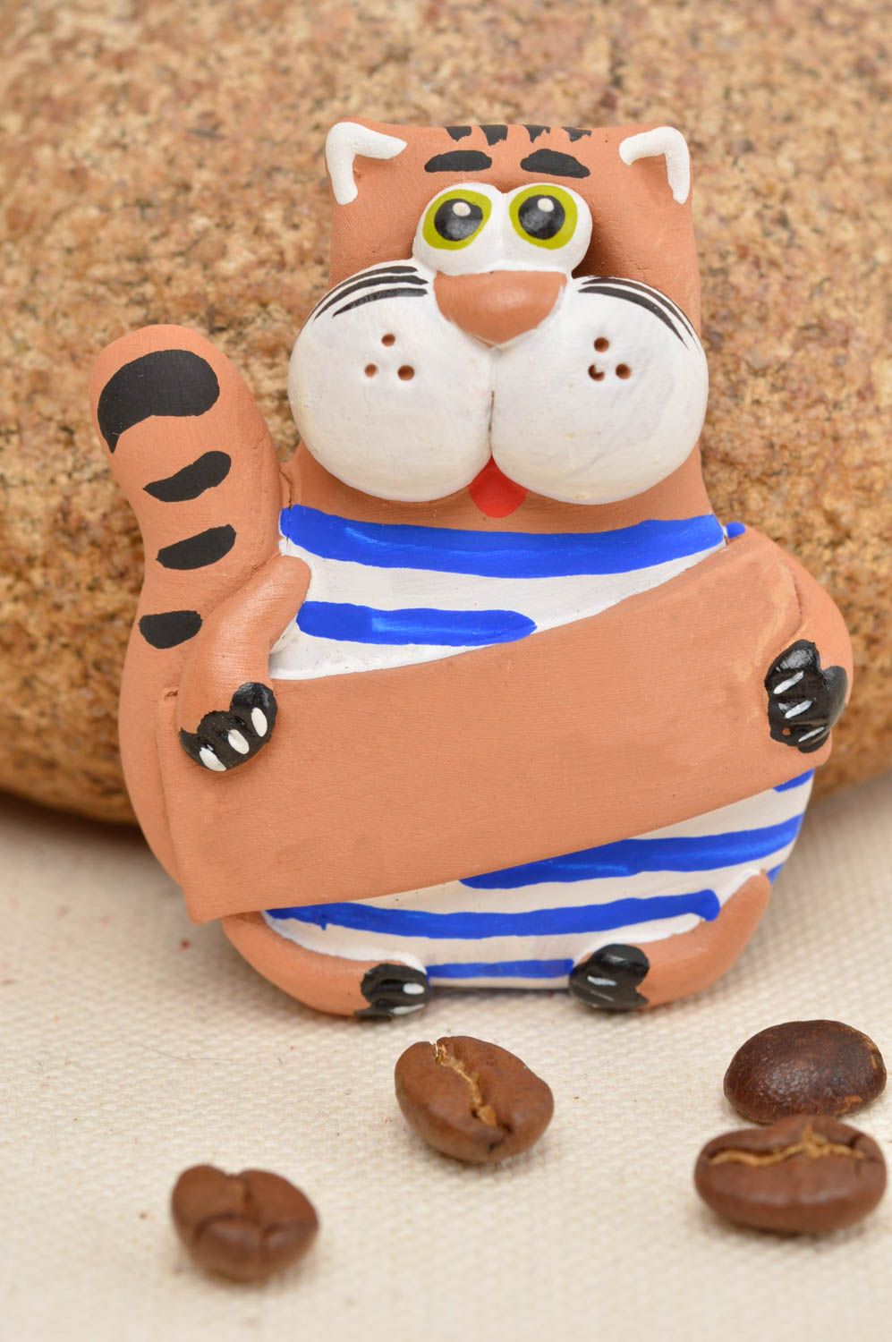 Calamita da frigorifero fatta a mano souvenir in ceramica a forma di gatto foto 1