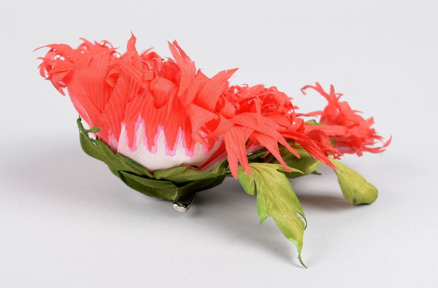 Broche fleur Bijou fait main soie naturelle Accessoire femme design de créateur photo 3