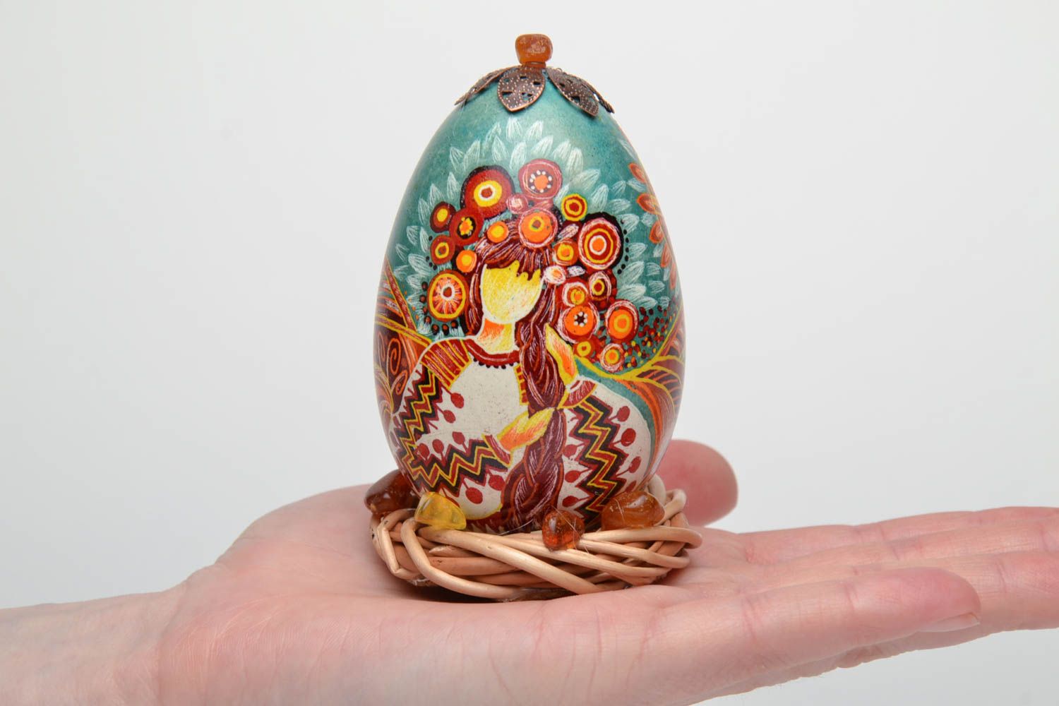 Oeuf de Pâques décoratif fait main original peint à beau motif sur support photo 5