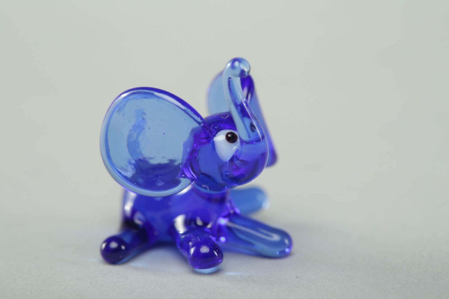 Lampwork glass figurine of elephant photo 1