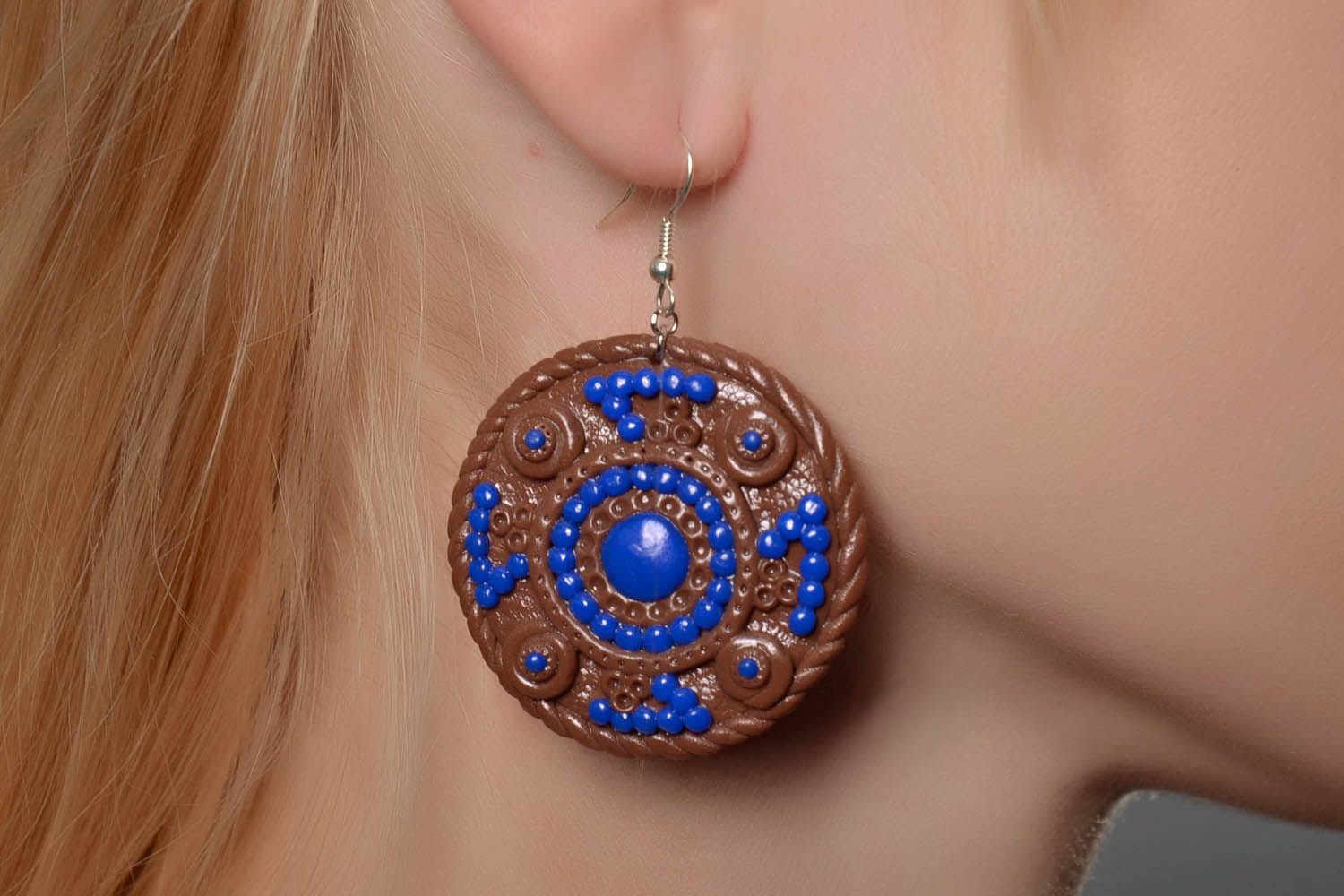 Round earrings in ethnic style photo 4