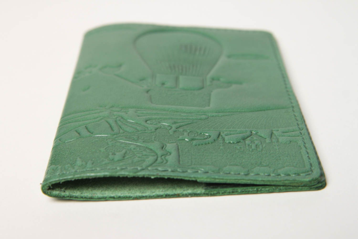 Необычный подарок ручной работы зеленая обложка на паспорт кожаный аксессуар фото 4