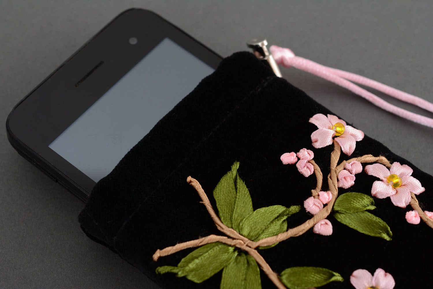 Bestickte Handytasche aus Samt japanische Blütenkirsche foto 1