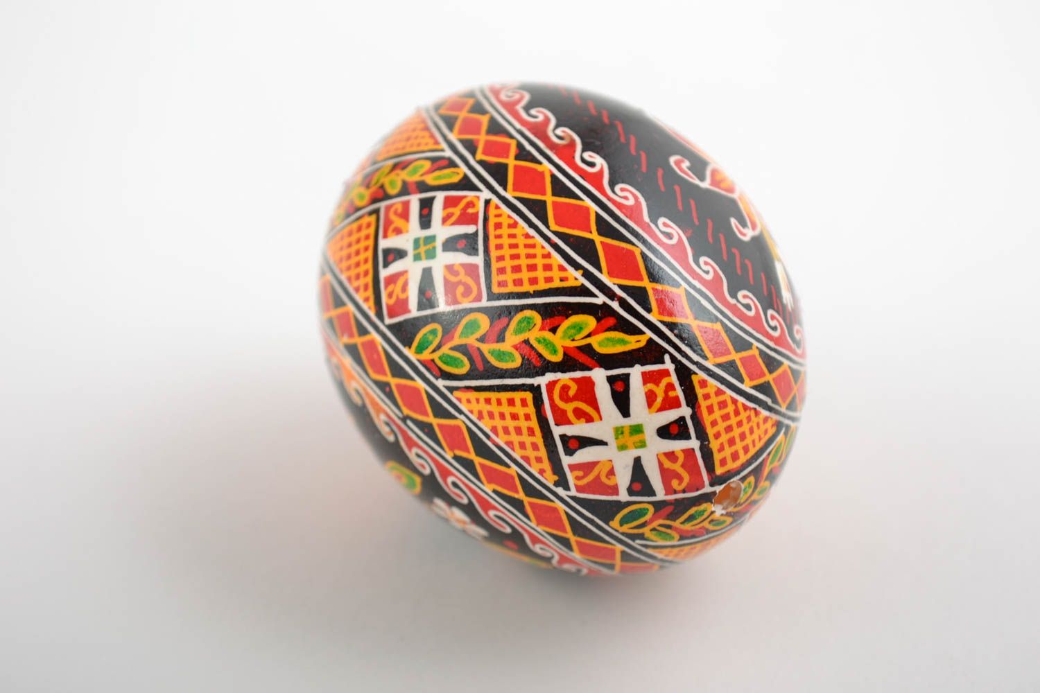 Souvenir painted Easter egg with flower drawing for home decor photo 4