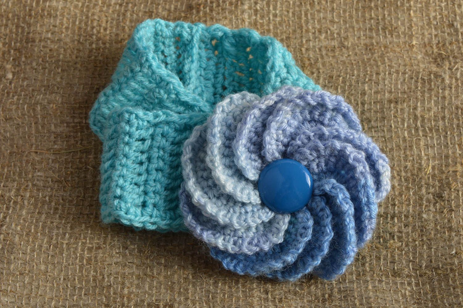 Bandeau tricoté pour enfant fait main au crochet en demi-coton bleu avec fleur photo 1