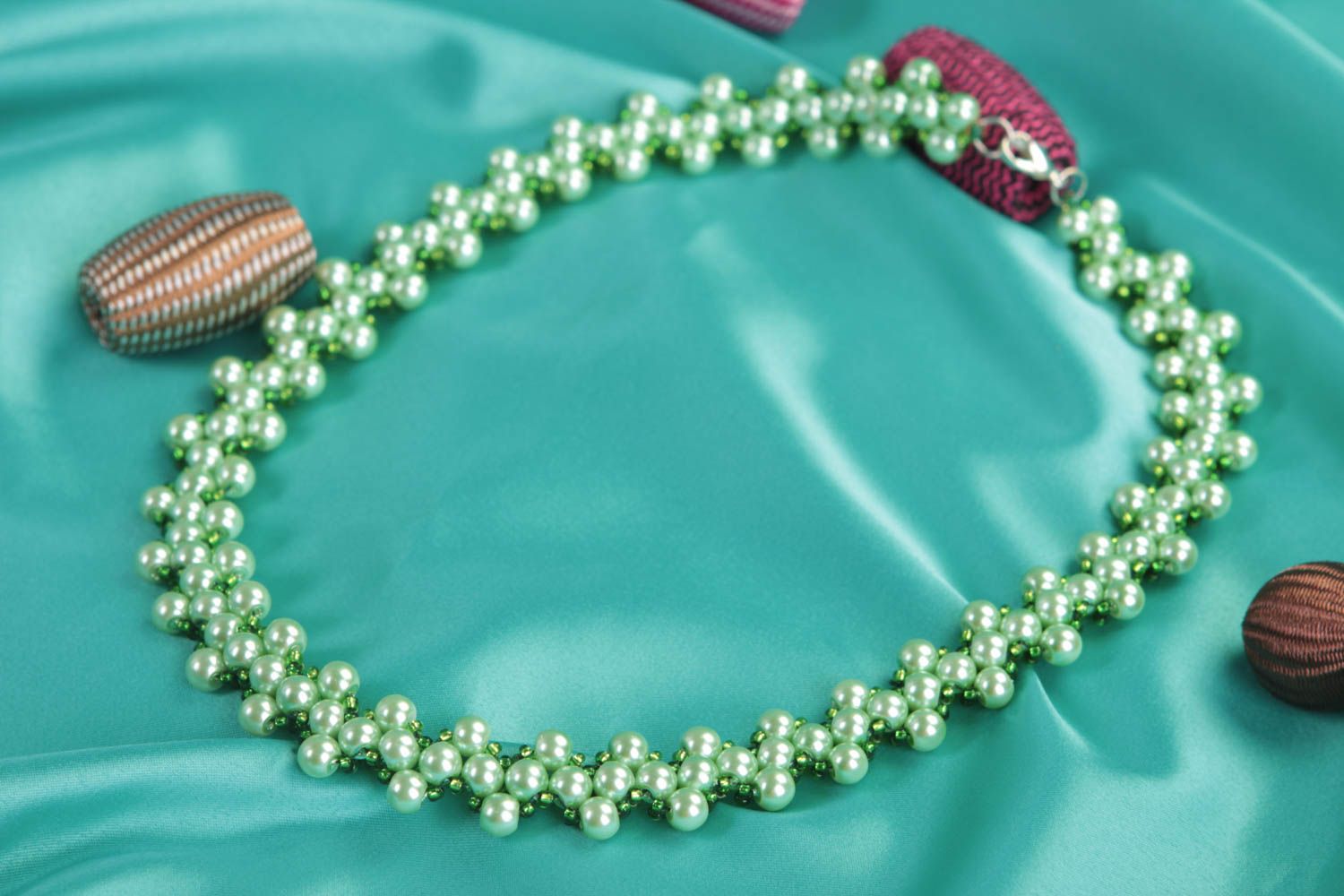 Collier perles rocaille fait main Bijou fantaisie Accessoire femme vert photo 1