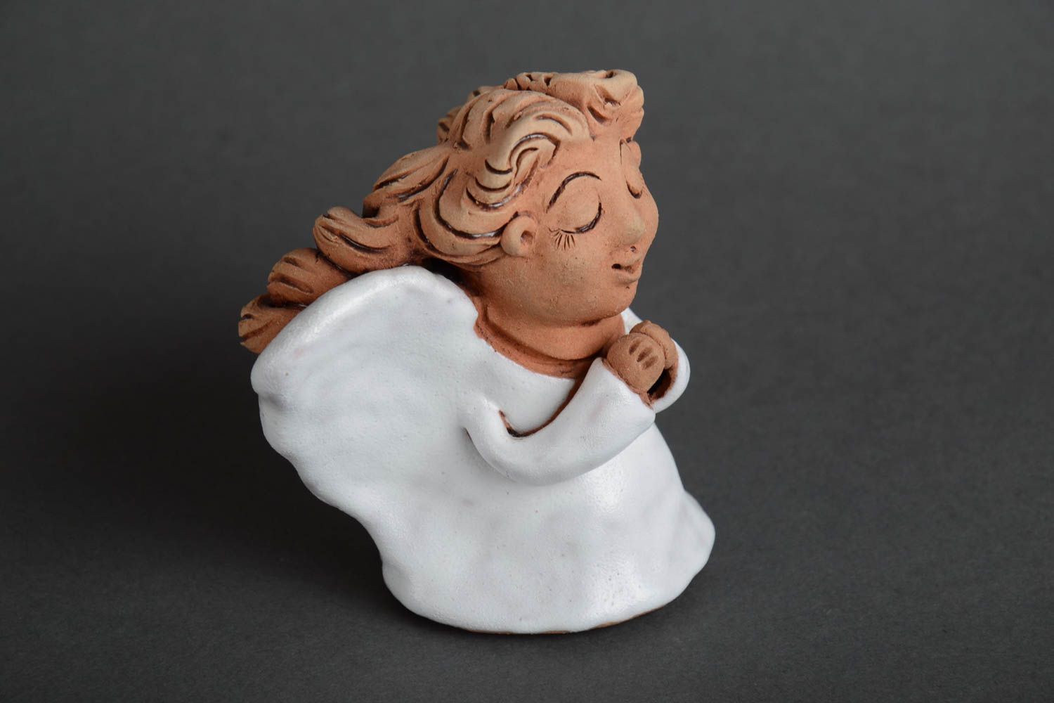 Petite figurine Ange en céramique recouverte d'émail et glaçure faite main photo 4