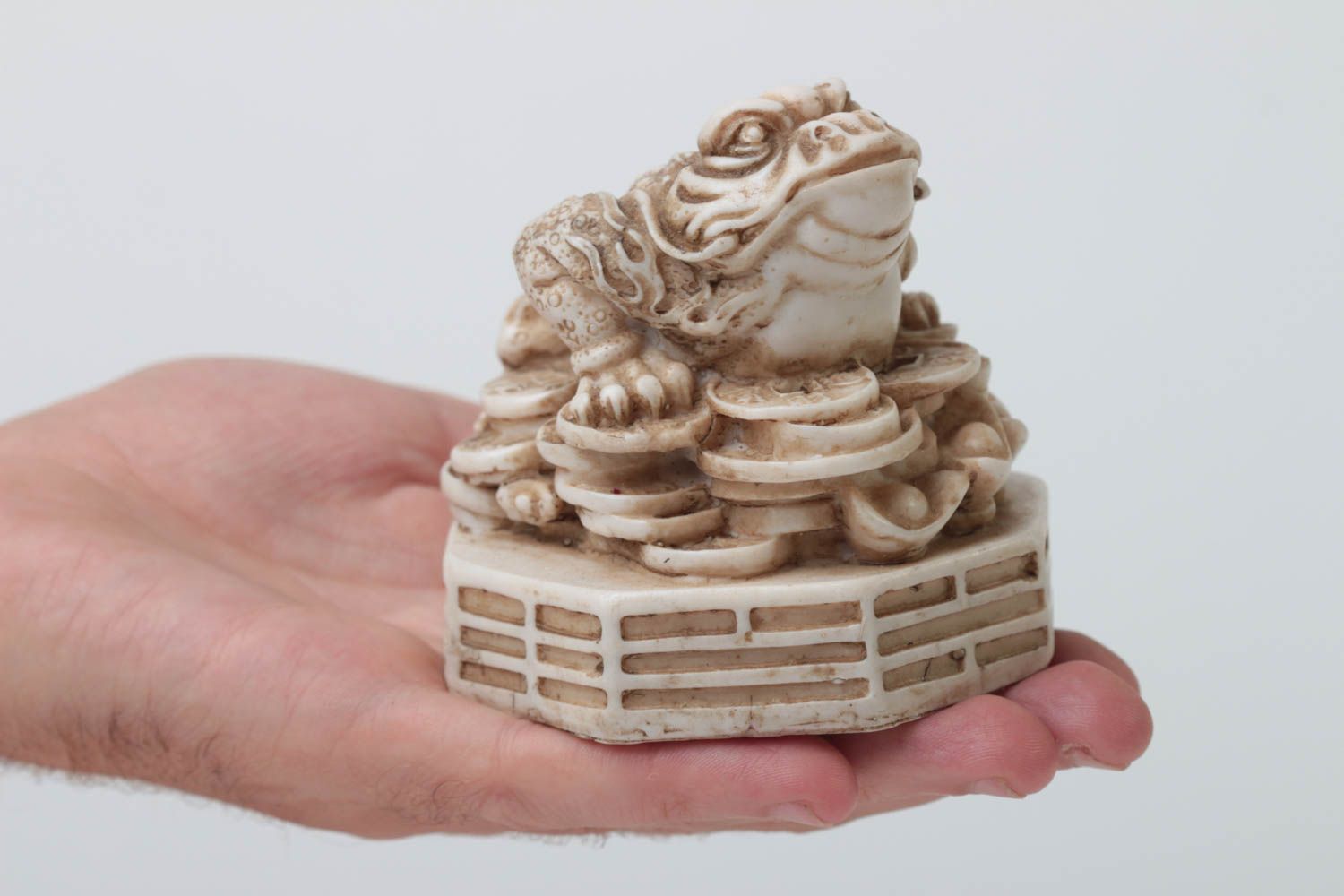 Handmade toad coin figurine designer present polymer resin interior decoration photo 5