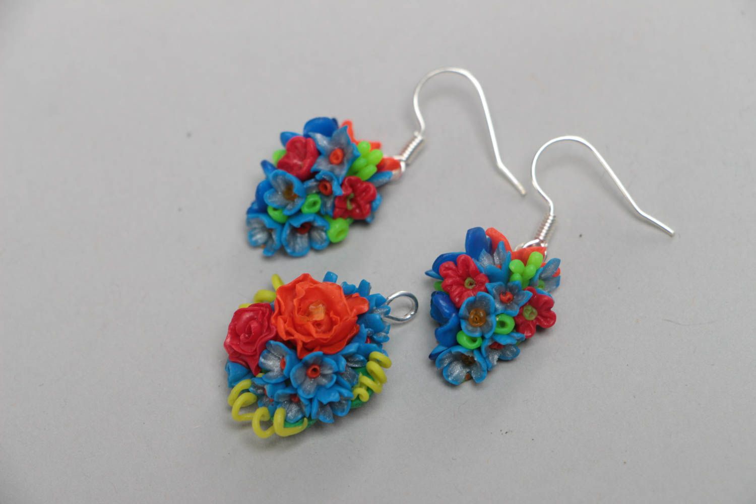Set of designer polymer clay handmade jewelry earrings and pendant with flowers photo 2