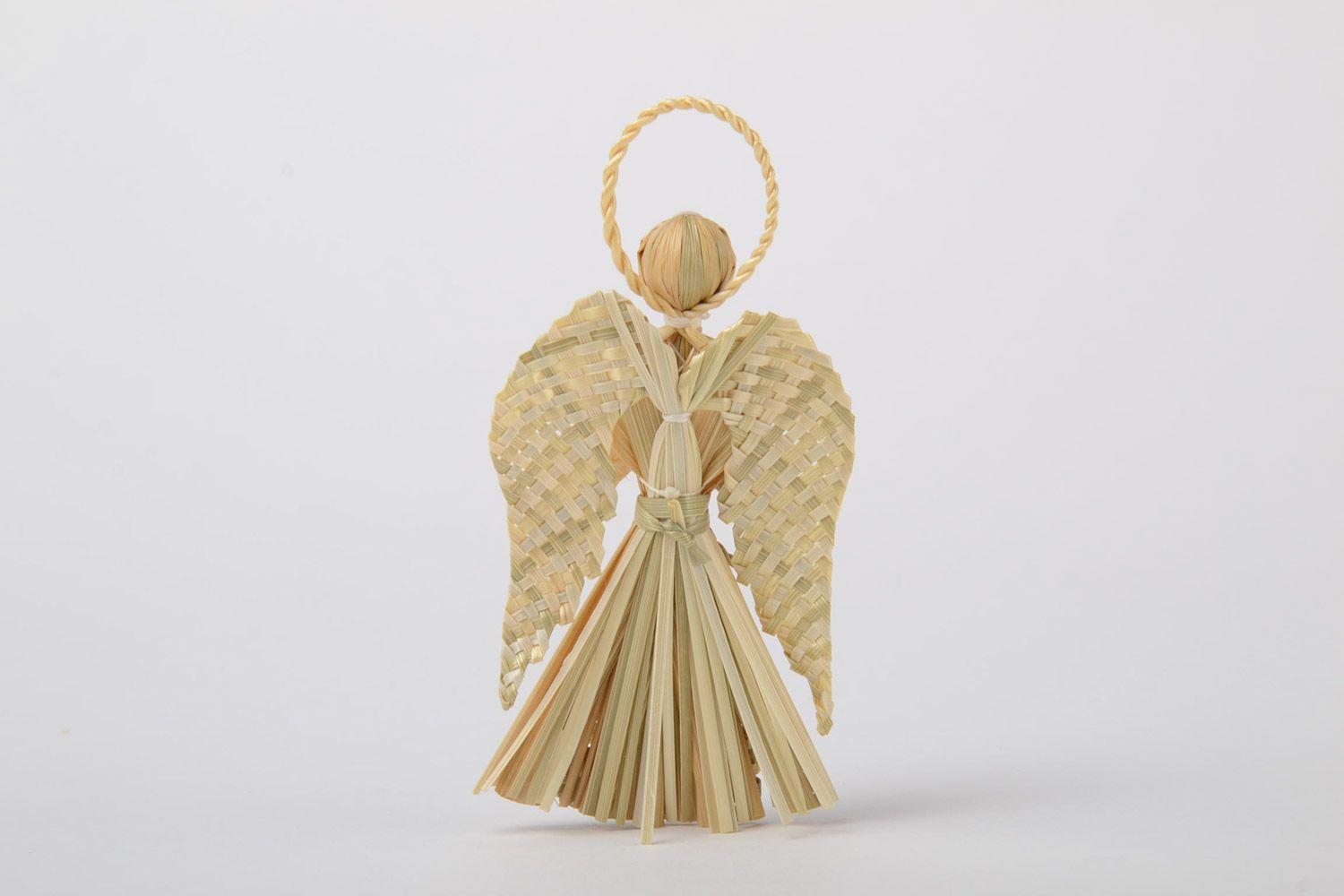 Small handmade wall hanging figurine of guardian angel woven of natural straw photo 3