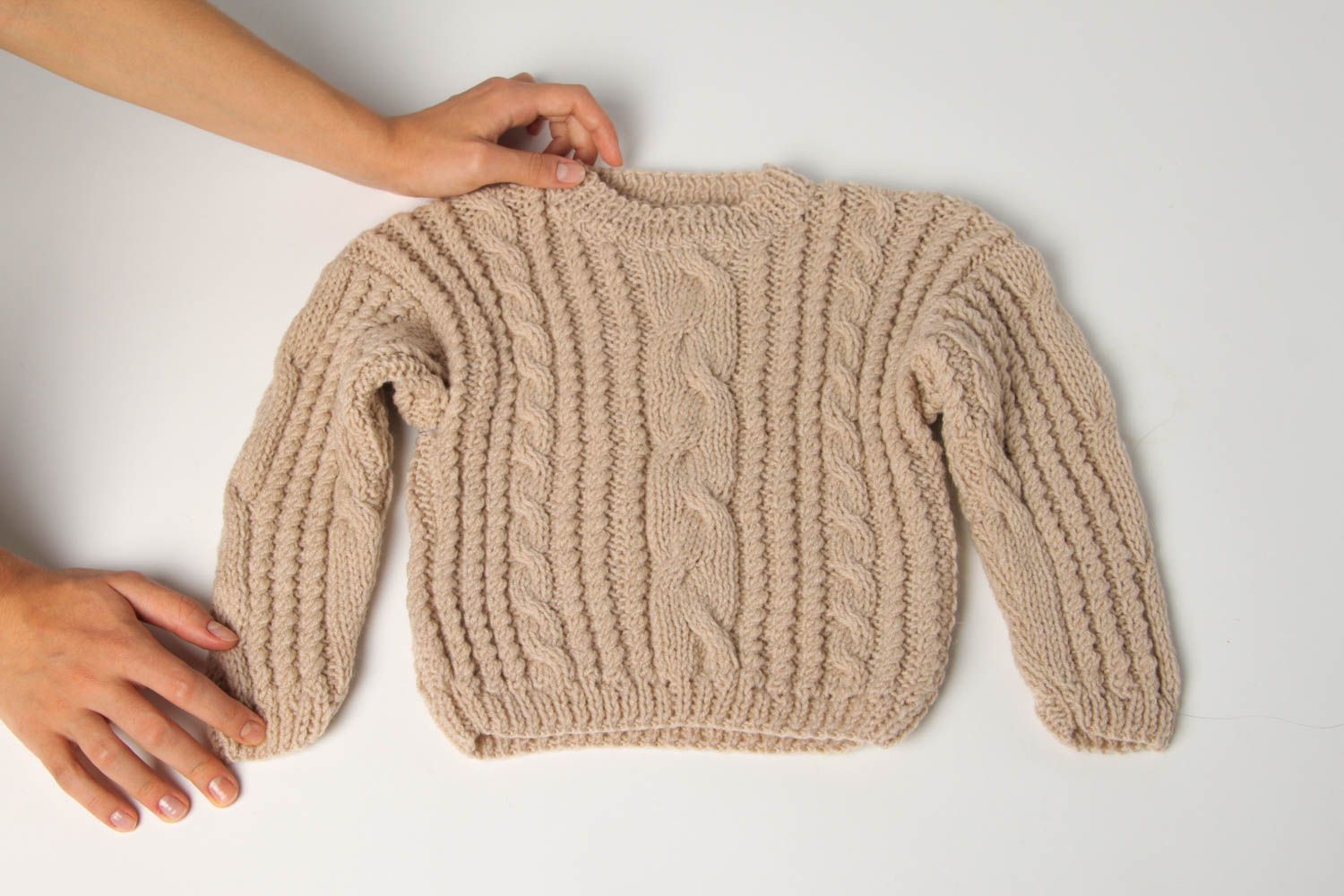 Детская одежда ручной работы джемпер спицами вязаный свитер серый теплый фото 5