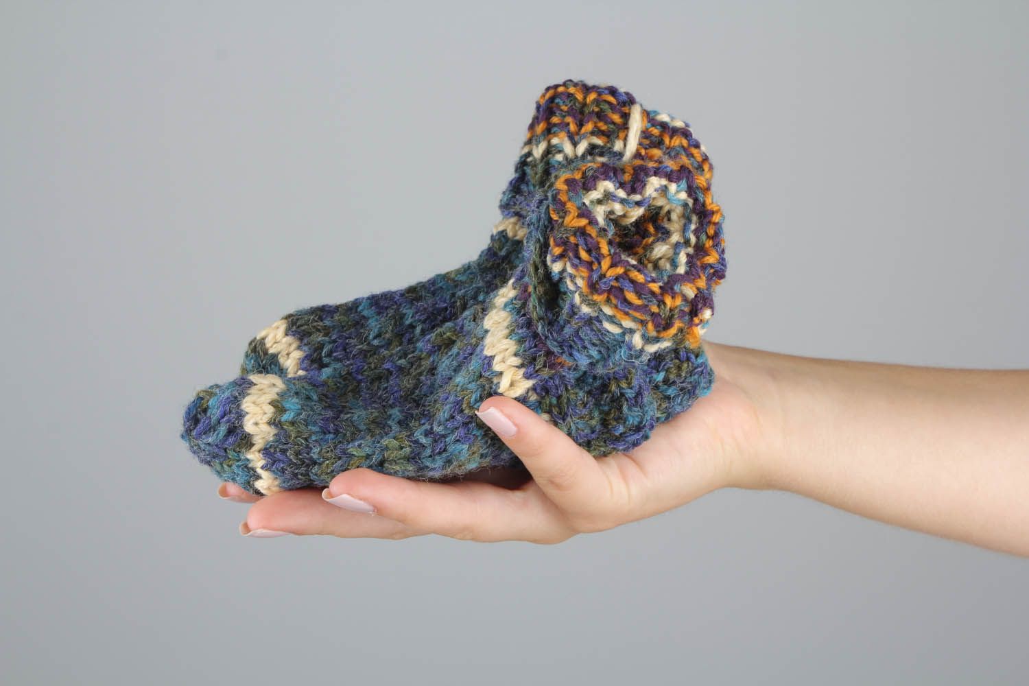 Meias de mulheres quentes azuis de fios de lã tricotadas à mão  foto 4
