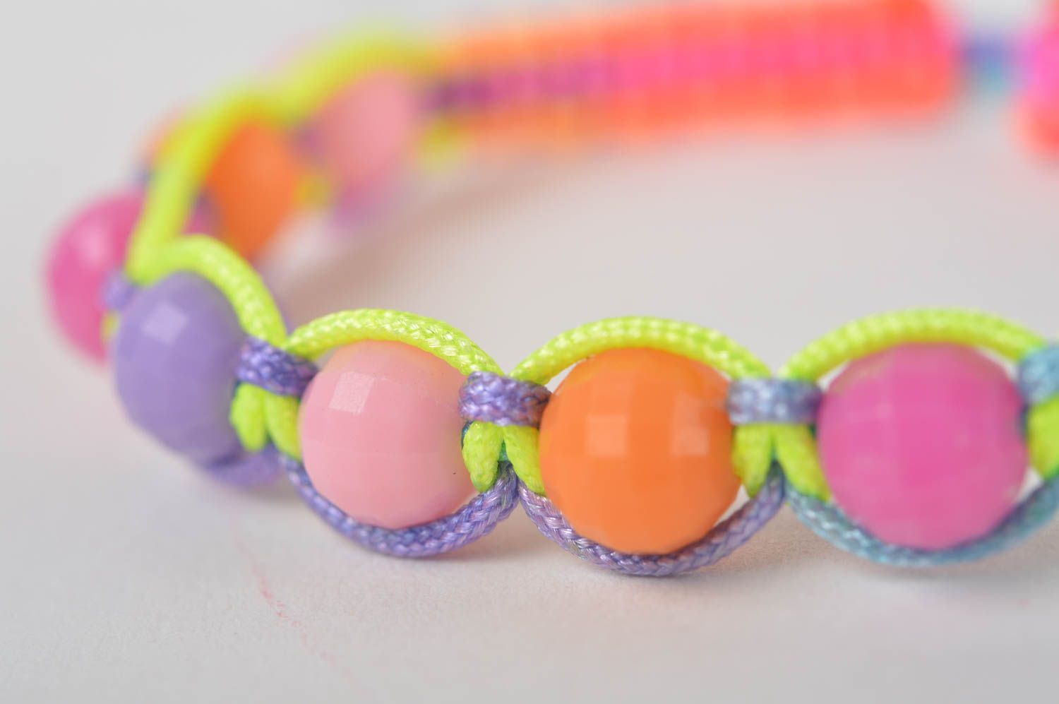 Браслет ручной работы браслет из шнурков плетеный браслет детский разноцветный фото 2