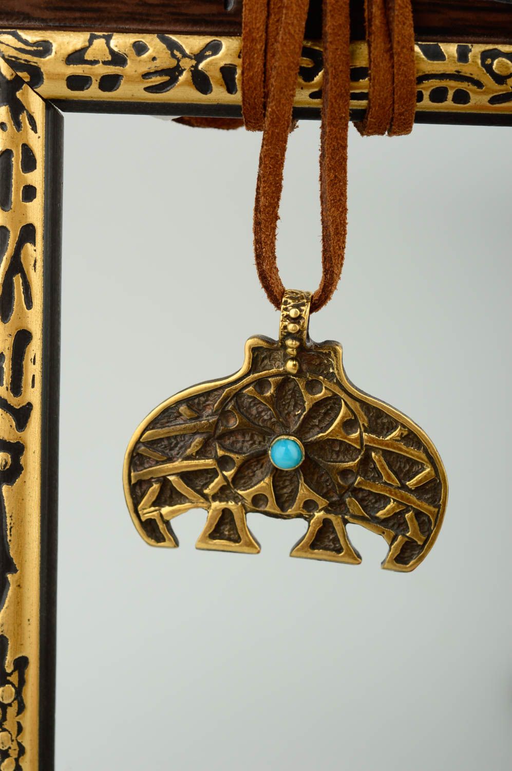 Colgante de bronce artesanal accesorio para mujer con piedra bisutería de moda foto 1