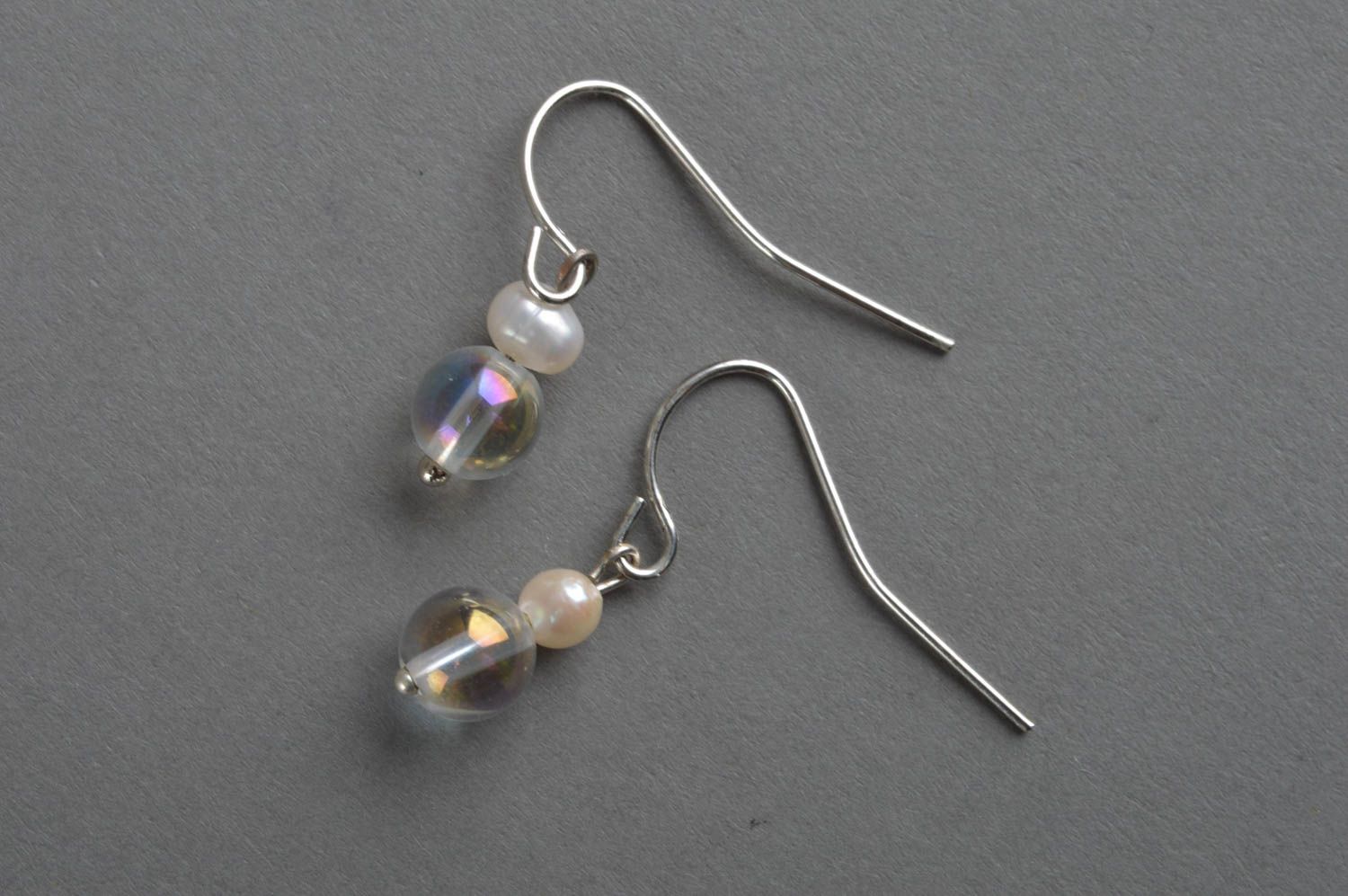 Boucles d'oreilles en perles d'eau douce et quartz faites main délicates photo 2