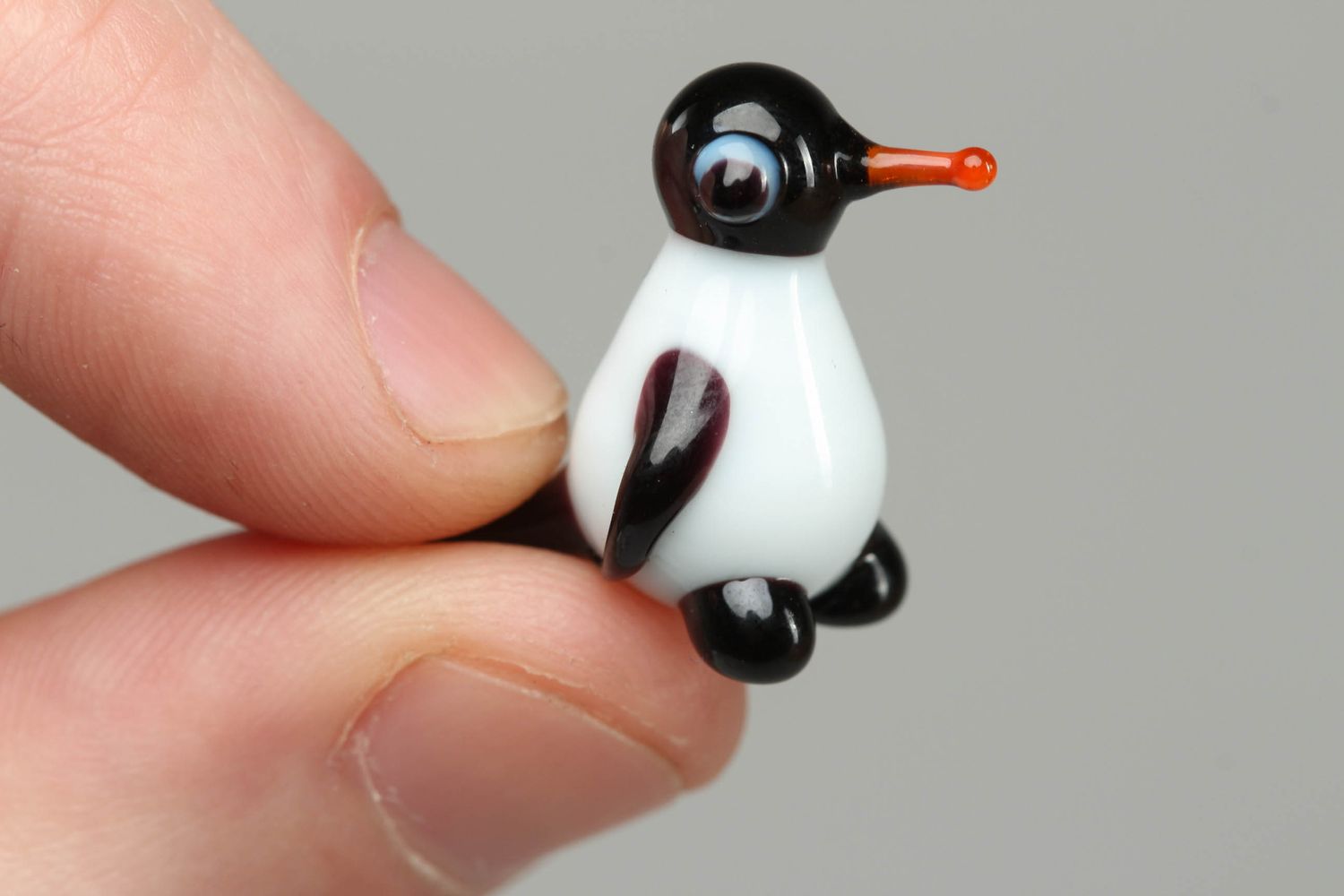 Figurine miniature en verre lampwork Pingouin photo 4