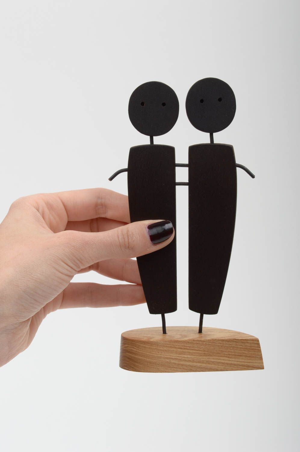 Figurine design fait main Statuette déco Cadeau original noire souvenir en bois photo 4