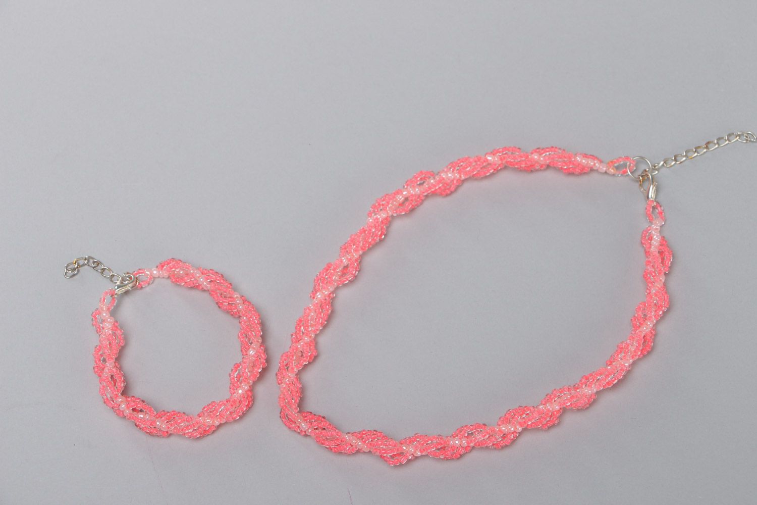 Geflochtenes handmade Accessoire Set aus Glasperlen in Rosa für Frauen  foto 2